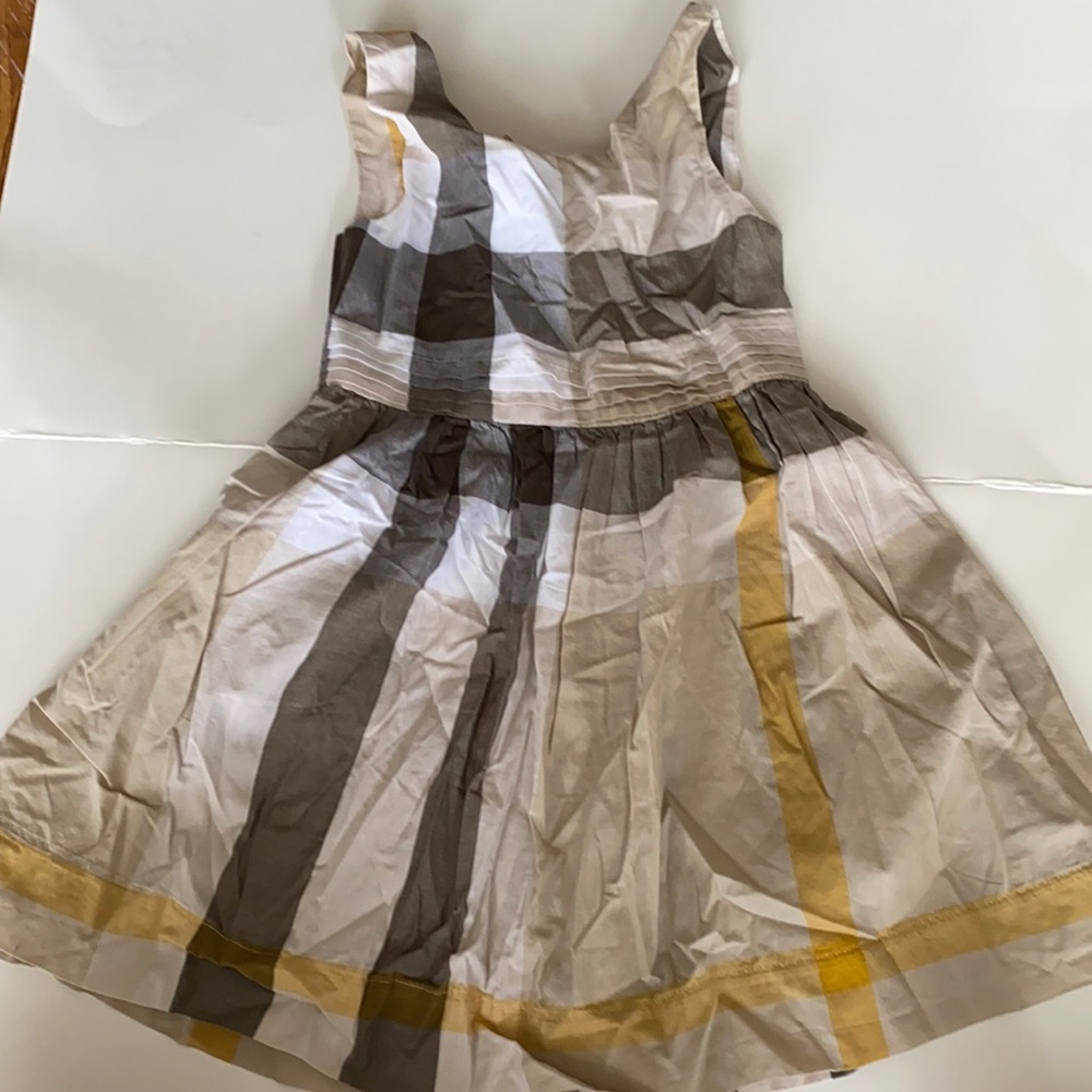 Burberry girl dress fits 3-5 years old